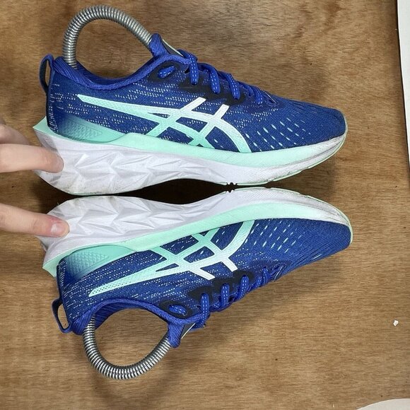 Asics Novablast 2 Women Size 6 Blue 1012B049 Running Shoes Sneakers - Picture 6 of 16